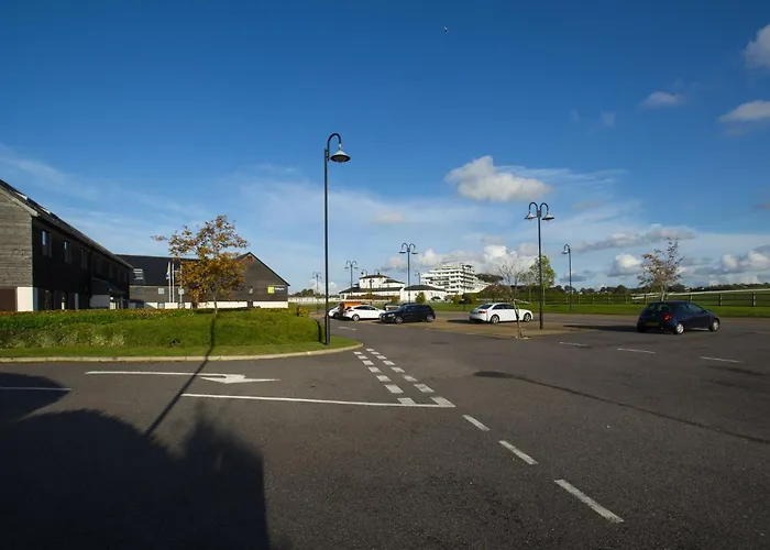 Holiday Inn Express London - Epsom Downs By Ihg